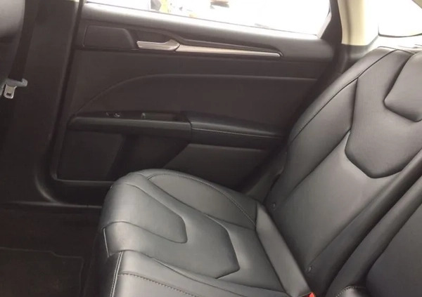 Ford Fusion cena 53000 przebieg: 132100, rok produkcji 2017 z Bełchatów małe 631